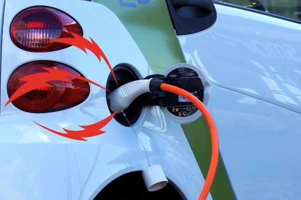 car-with-fast-charging-illusionst.com